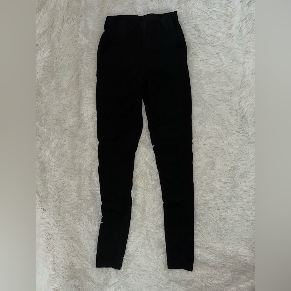 Black leggings with pockets/scrunch back